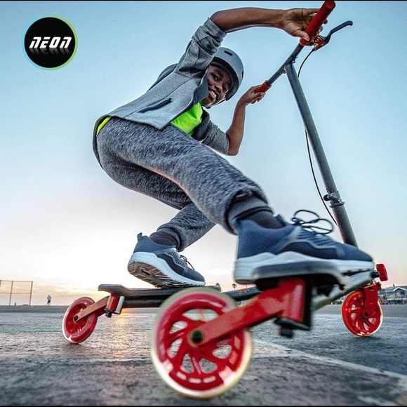 🛴Brand New Yvolution ‘Flicker’ Scooter🛴 - Picture 6 of 7